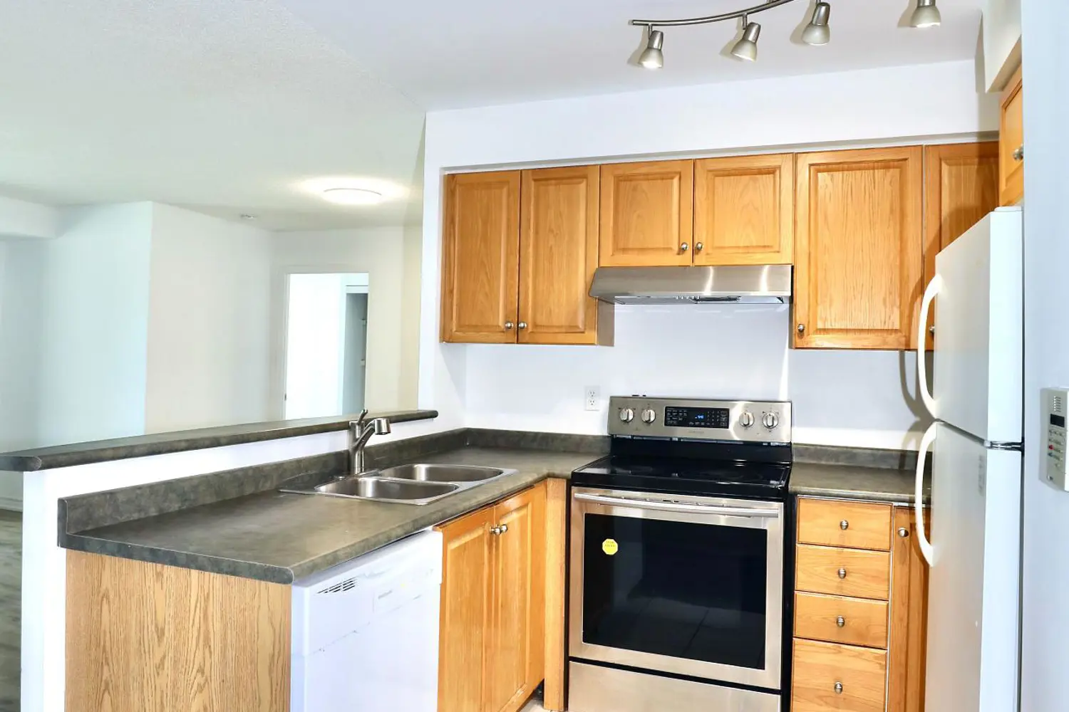 Additional image 5 of 7 Lorraine Drive 1116