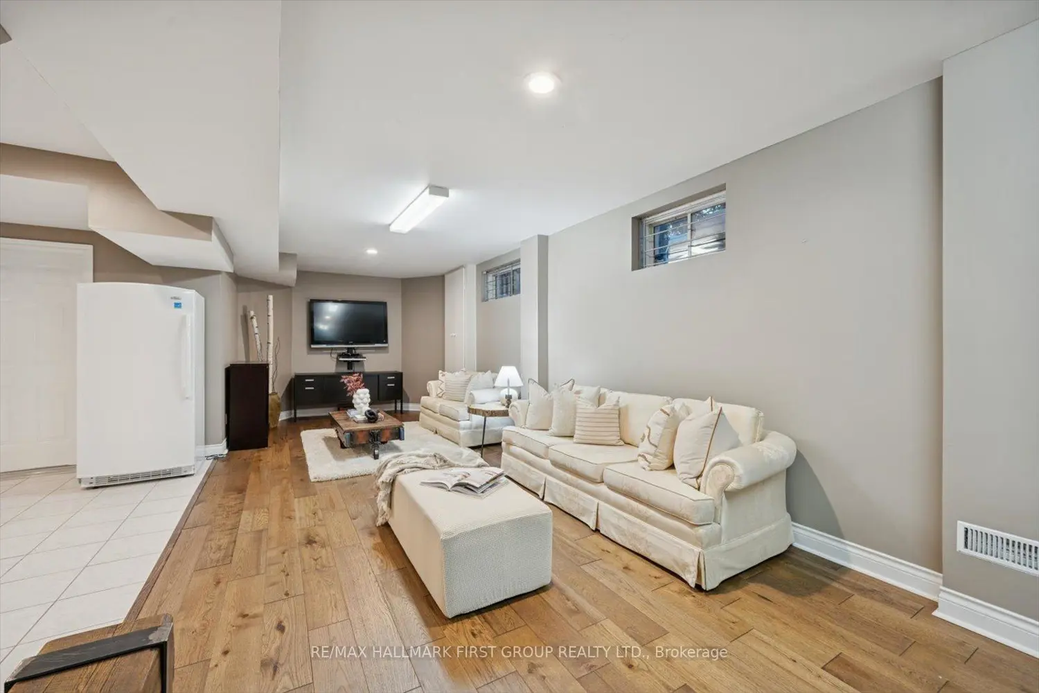 Additional image 10 of 1779 Woodview Avenue