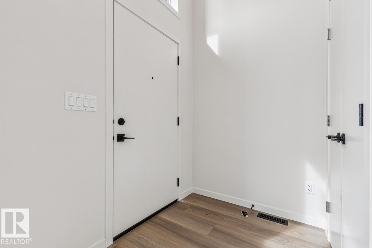 Additional image 3 of 319 30 Street SW, Edmonton, AB, T6X3L6