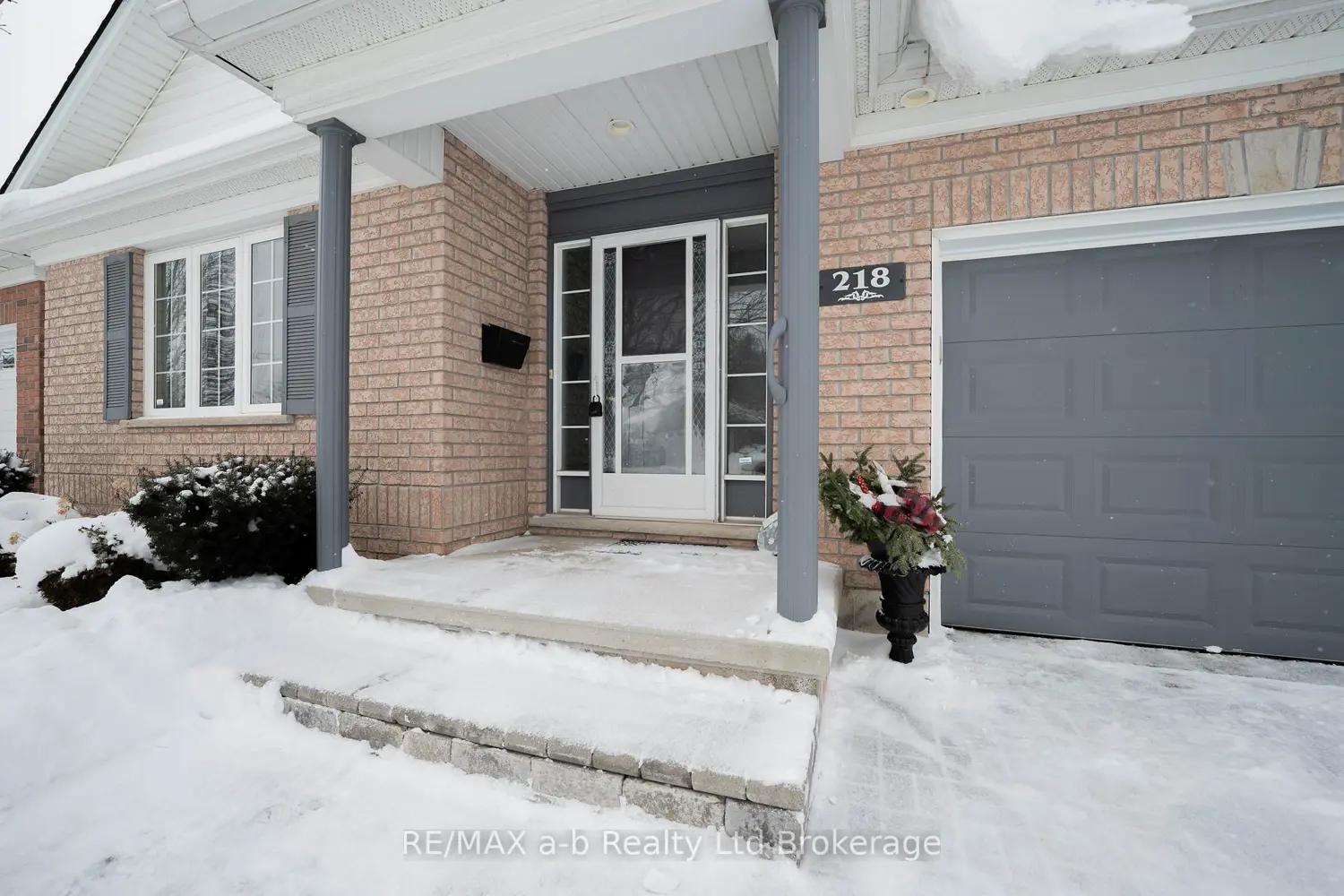 218 Baldwin Street photo 2