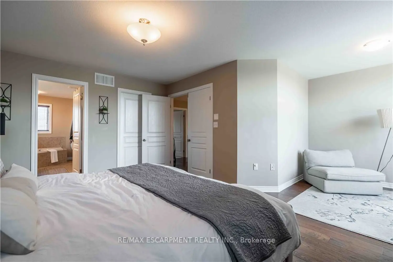 Additional image 11 of 51 Showcase Drive