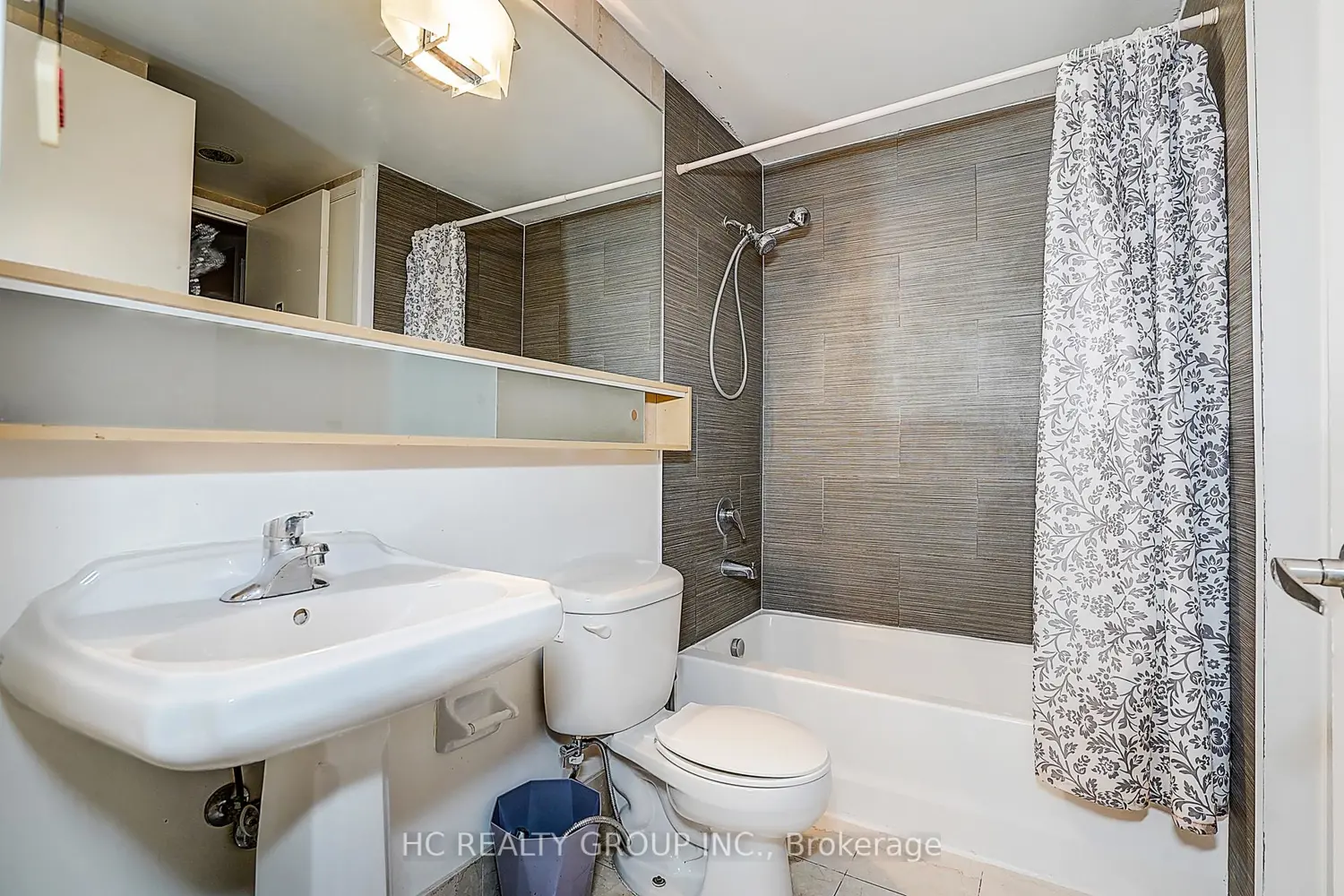 Additional image 11 of 85 Bloor Street 412
