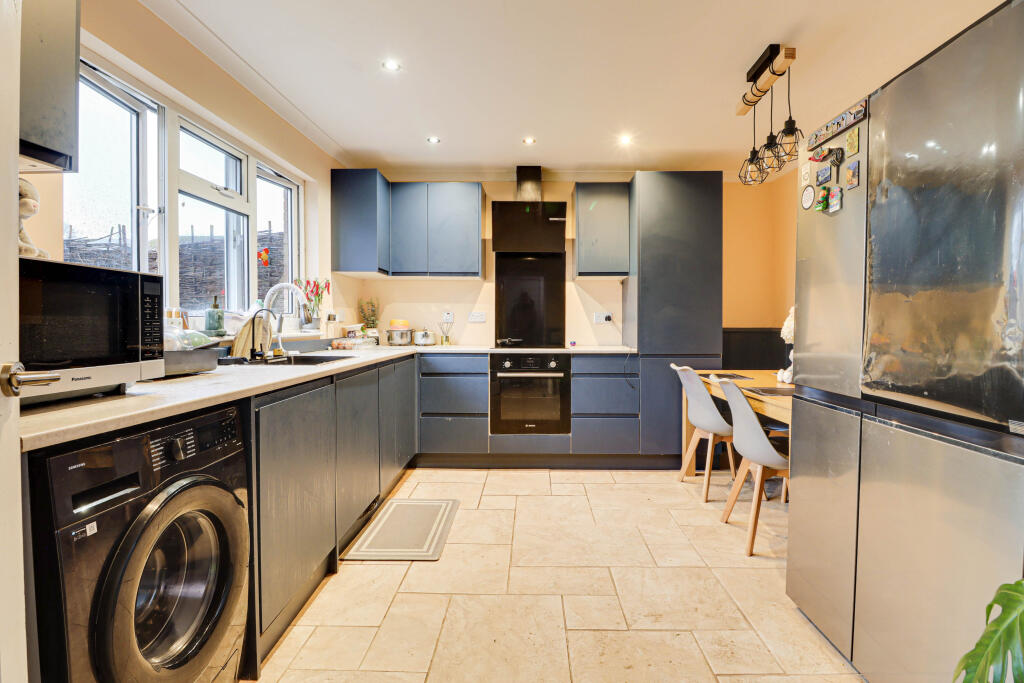 Additional image 3 of Kitchener Close, St Albans, AL1