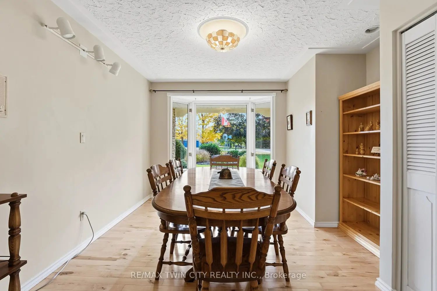 Additional image 5 of 24 River Road