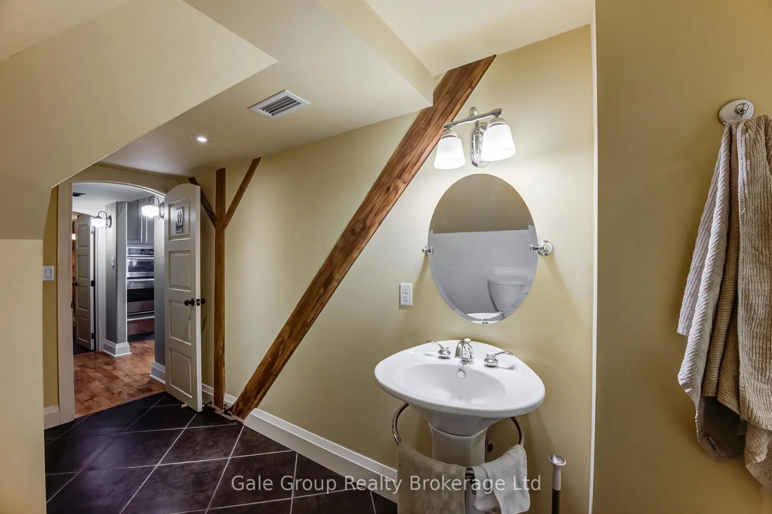 Additional image 10 of 81 Broadway Street 11