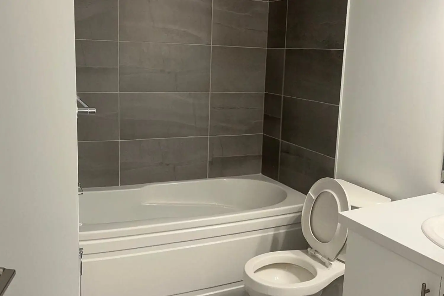 Additional image 8 of 5 Romily Avenue 7