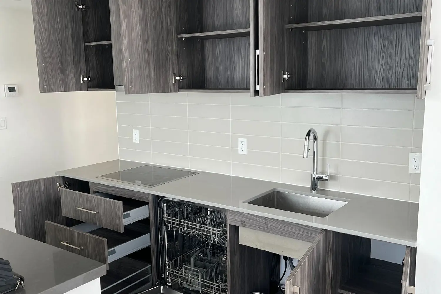 27 Bathurst Street 1202 photo 4