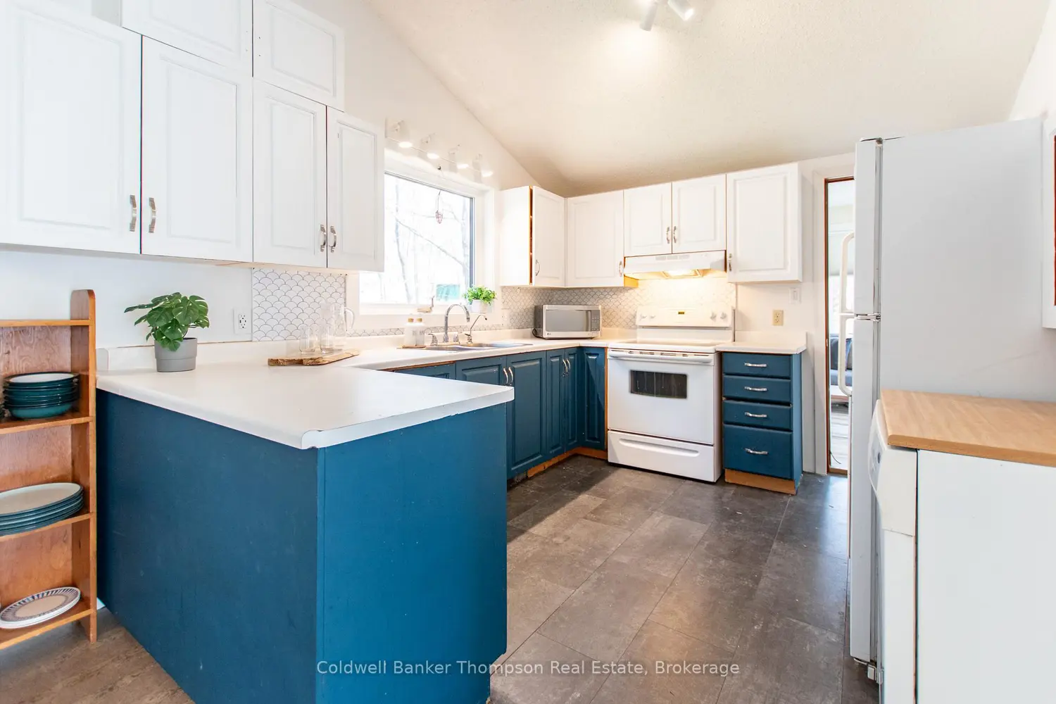 Additional image 5 of 810 East Waseosa Lake Road