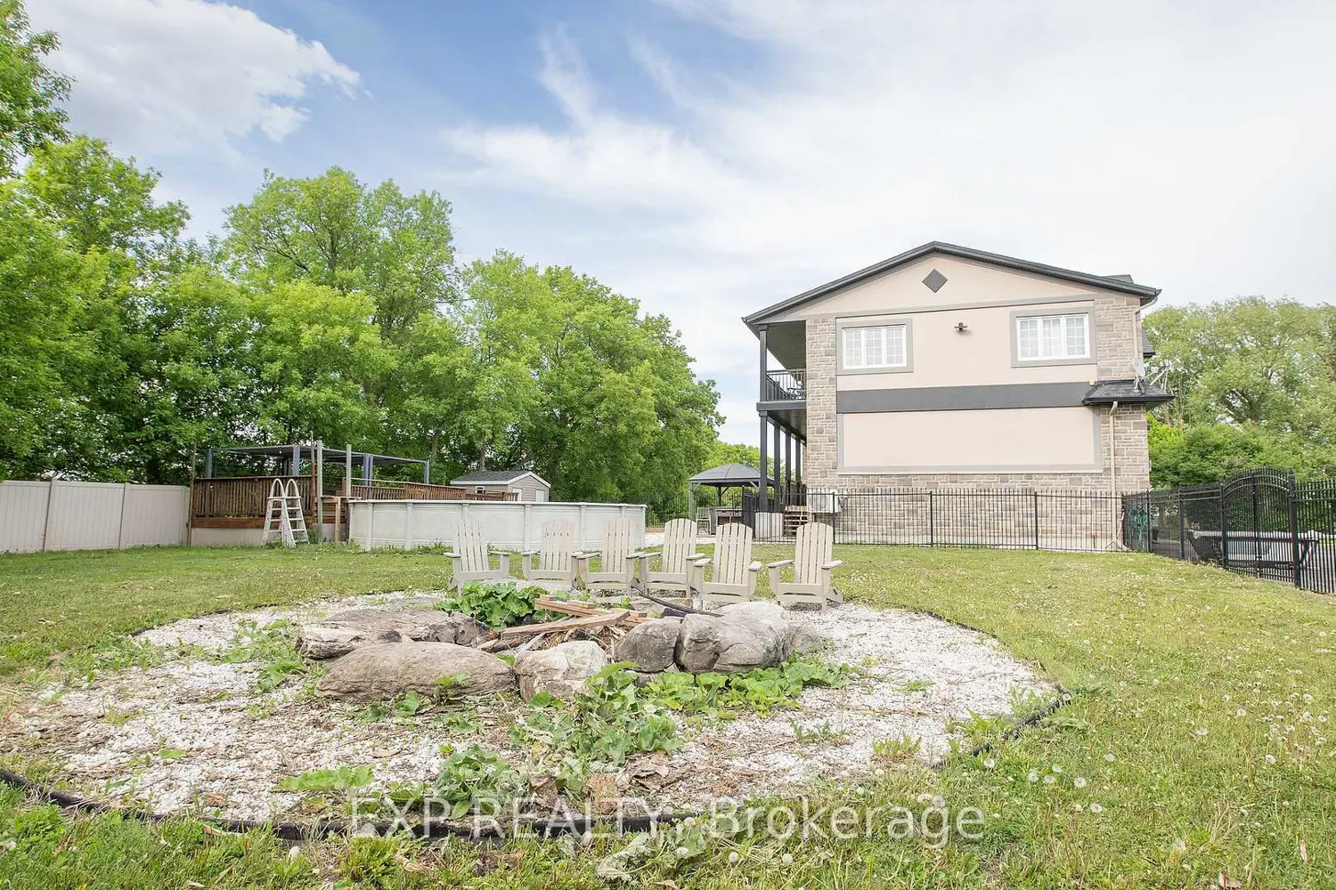 2754 Eagleson Road photo 3