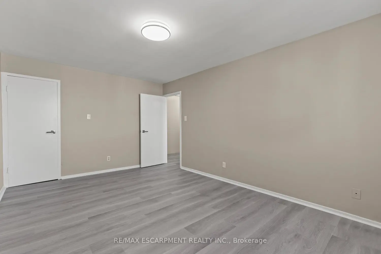 Additional image 7 of 359 Geneva Street 1004