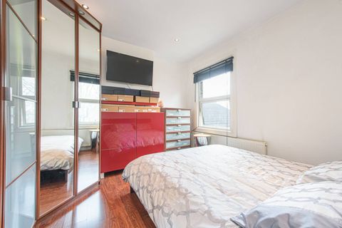 Cricklewood Lane, Child's Hill, London NW2