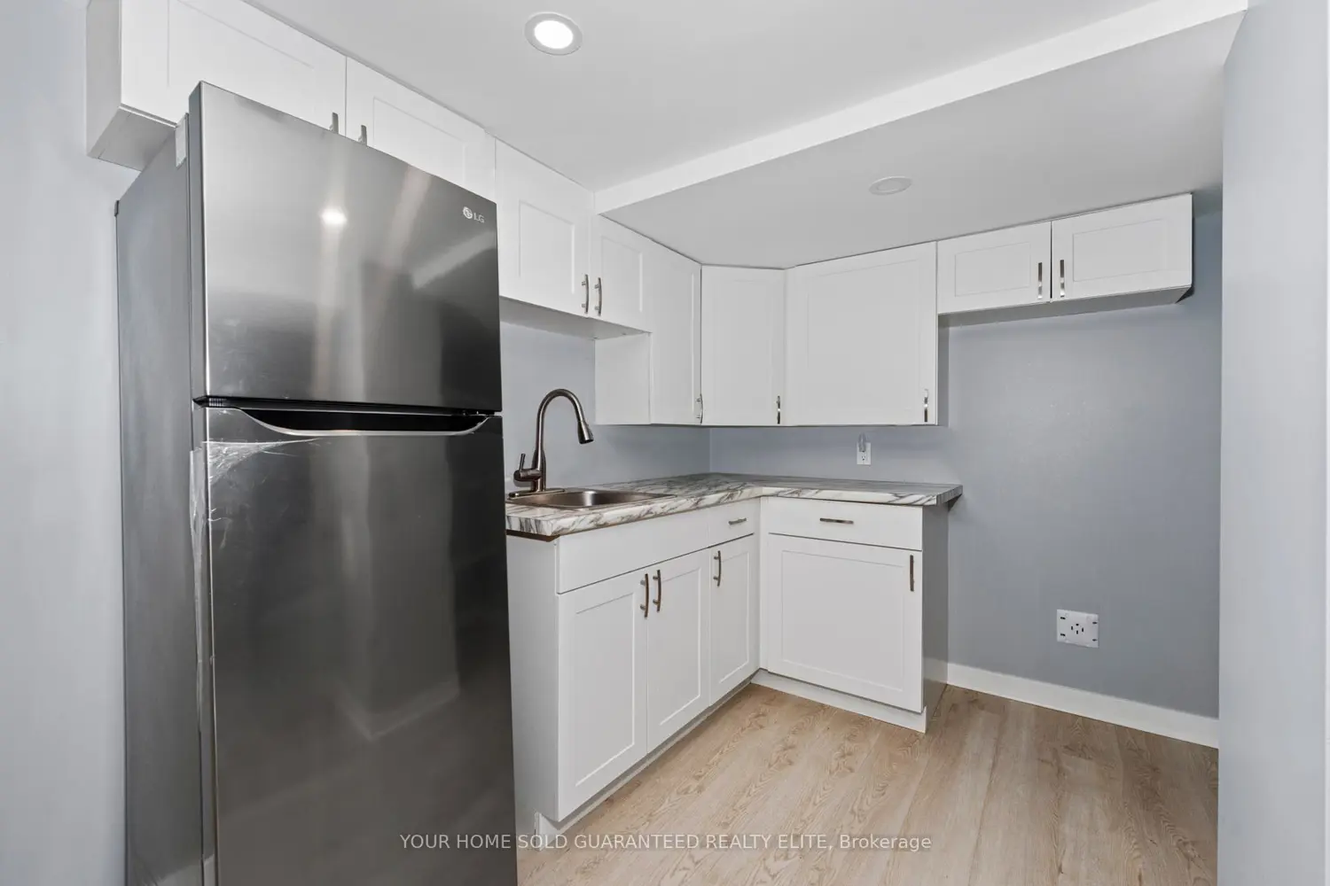 Additional image 9 of 233 Normanhurst Avenue