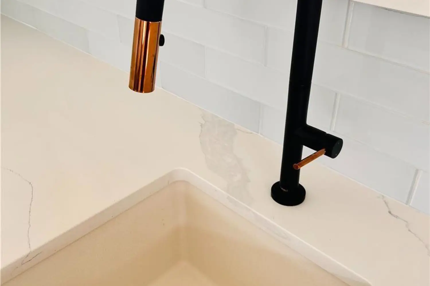 Additional image 16 of 3761 Queen Street