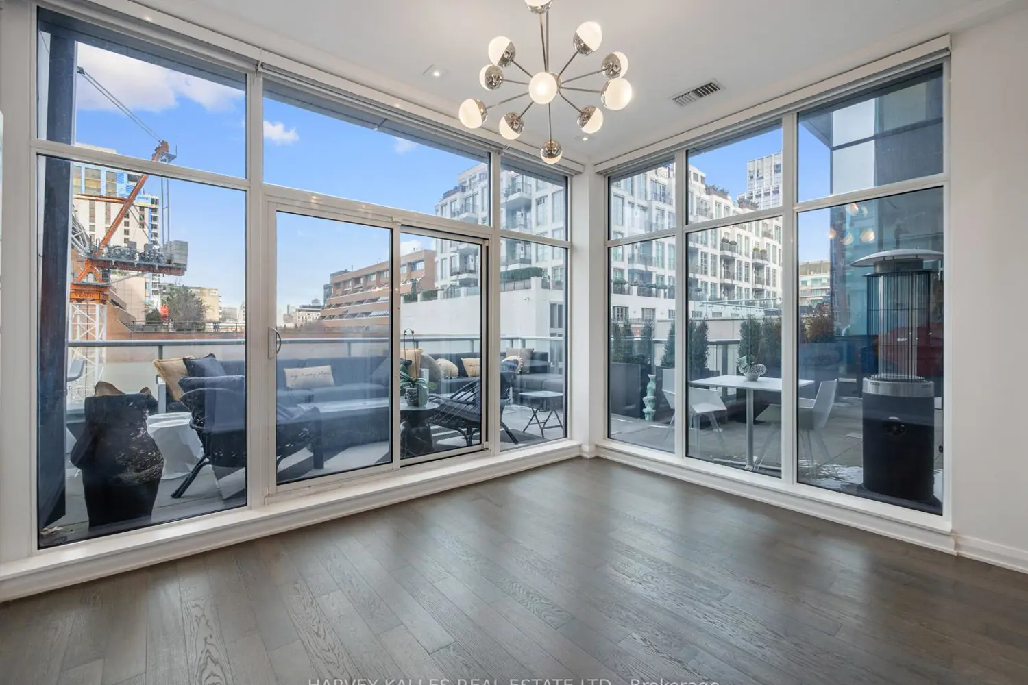 Additional image 11 of 155 Yorkville Avenue 303