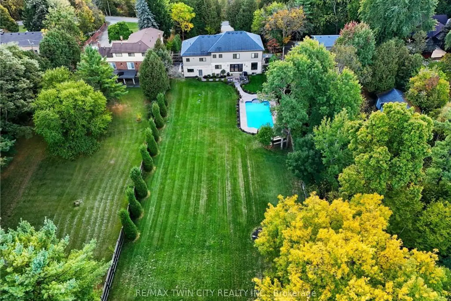 Additional image 4 of 855 Avenue Road