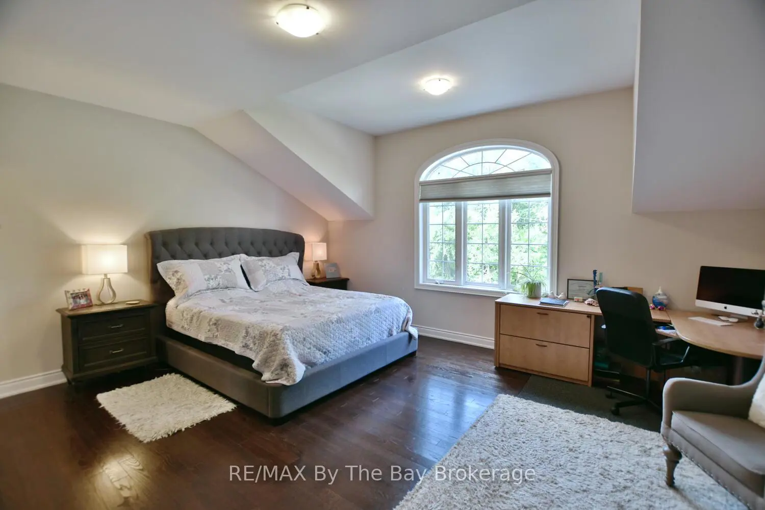71 48Th Street photo 2