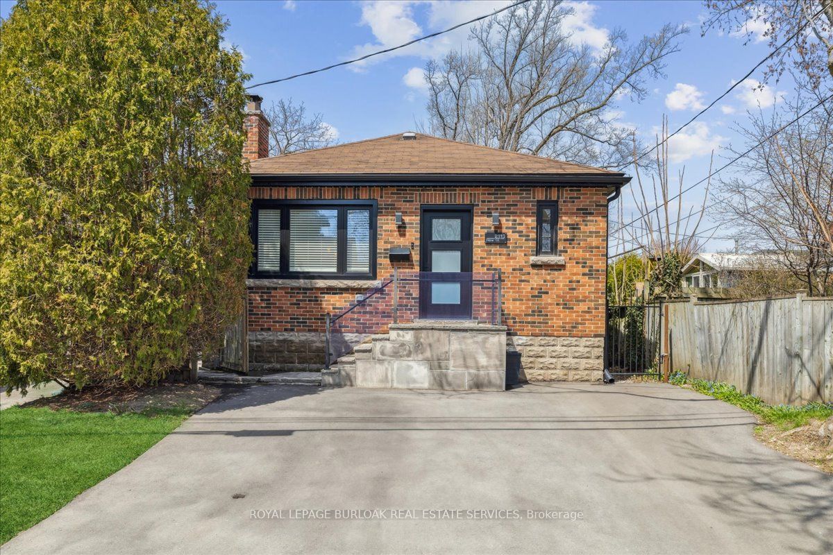 2113 New Street, Burlington, ON, L7R 1H7