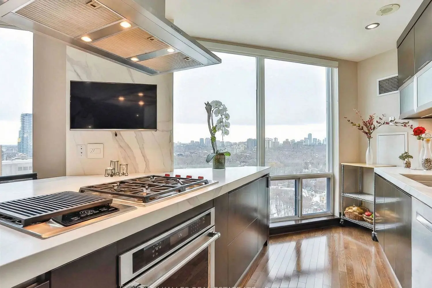 Additional image 14 of 300 Bloor Street 2701