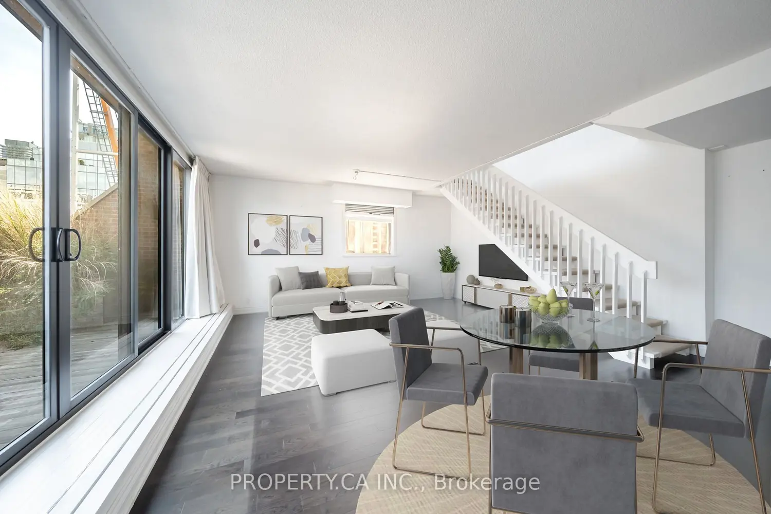 55A Avenue Road 606