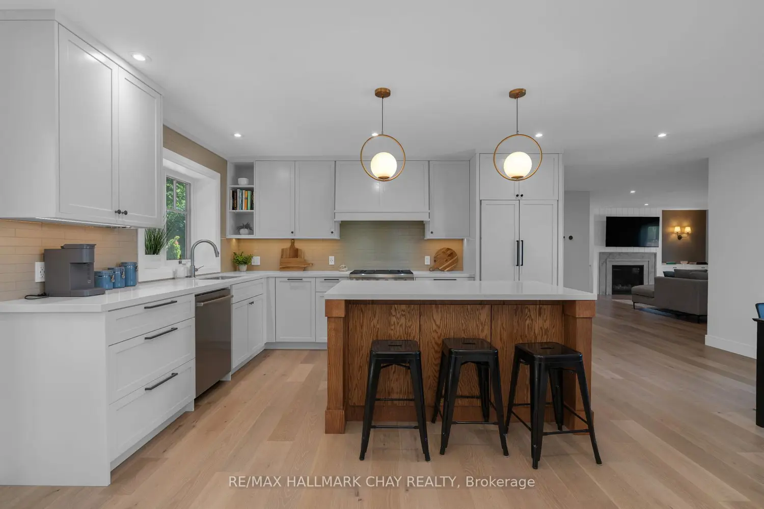 Additional image 3 of 98 Shanty Bay Road