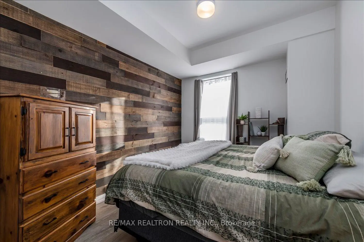 Additional image 12 of 430 Essa Road 224