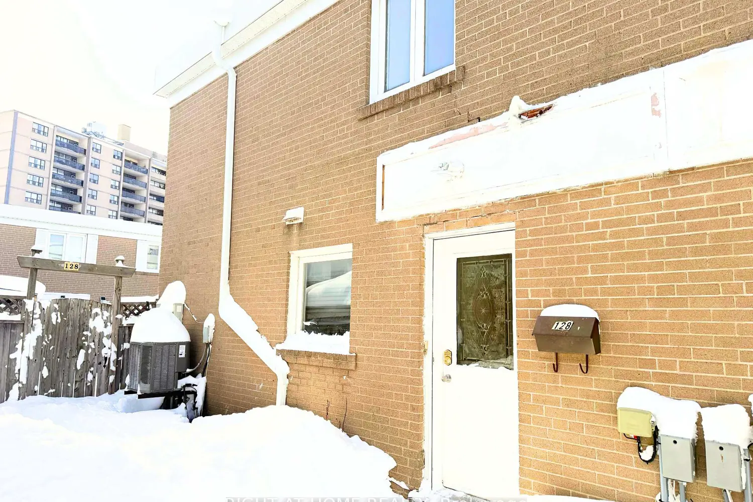 128 Townhouse Crescent