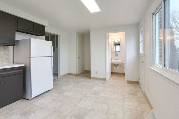 210 Meadowlawn Road, Cheektowaga, NY, 14225