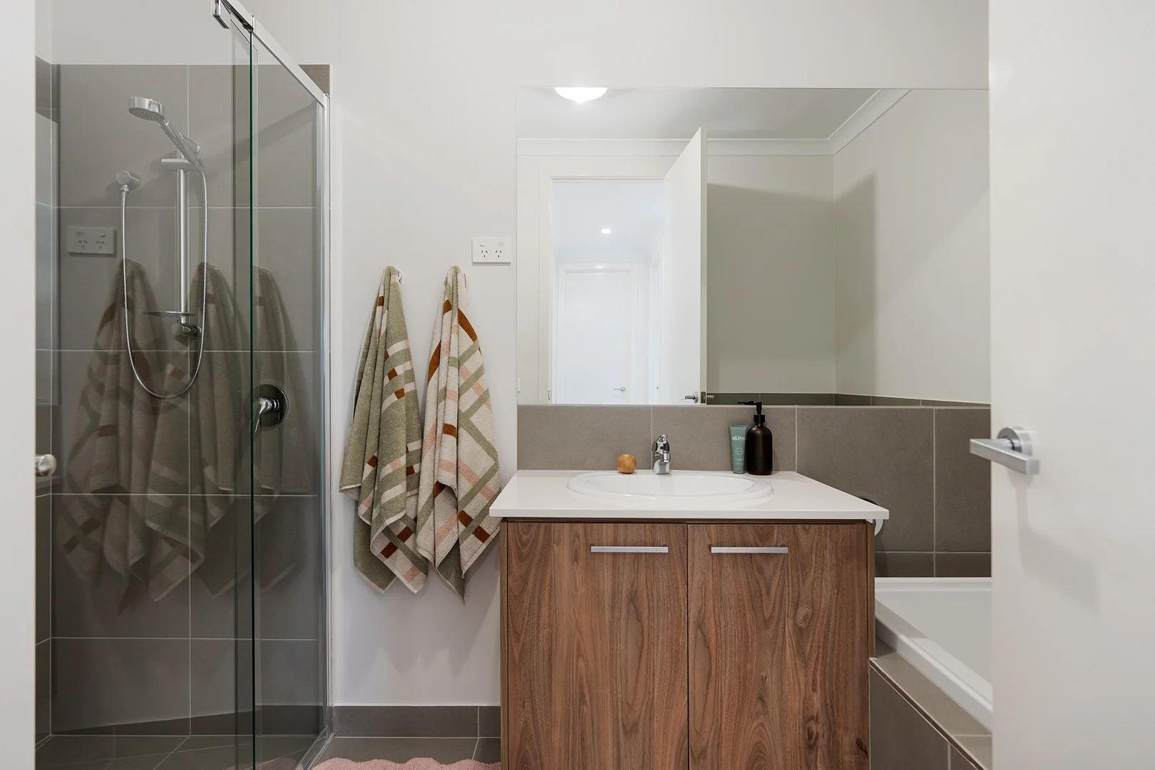 Additional image 11 of 18a Woodman Drive, McKenzie Hill VIC 3451