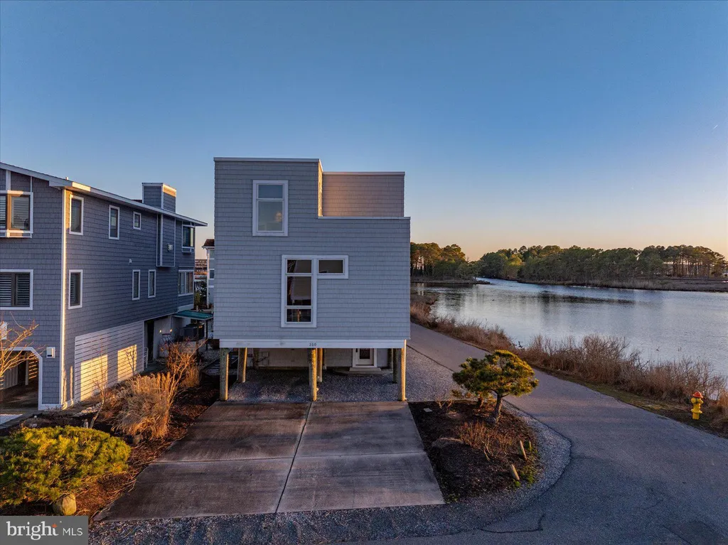 310 W 2nd St, South Bethany, DE 19930