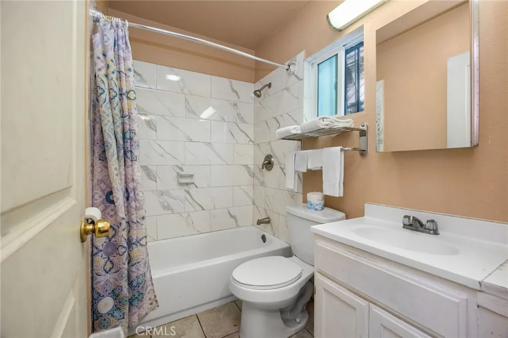 Additional image 96 of 451 E Vernon Ave, Los Angeles, CA 90011