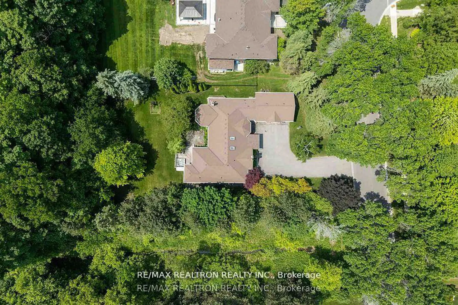 Additional image 20 of 15 Treegrove Circle