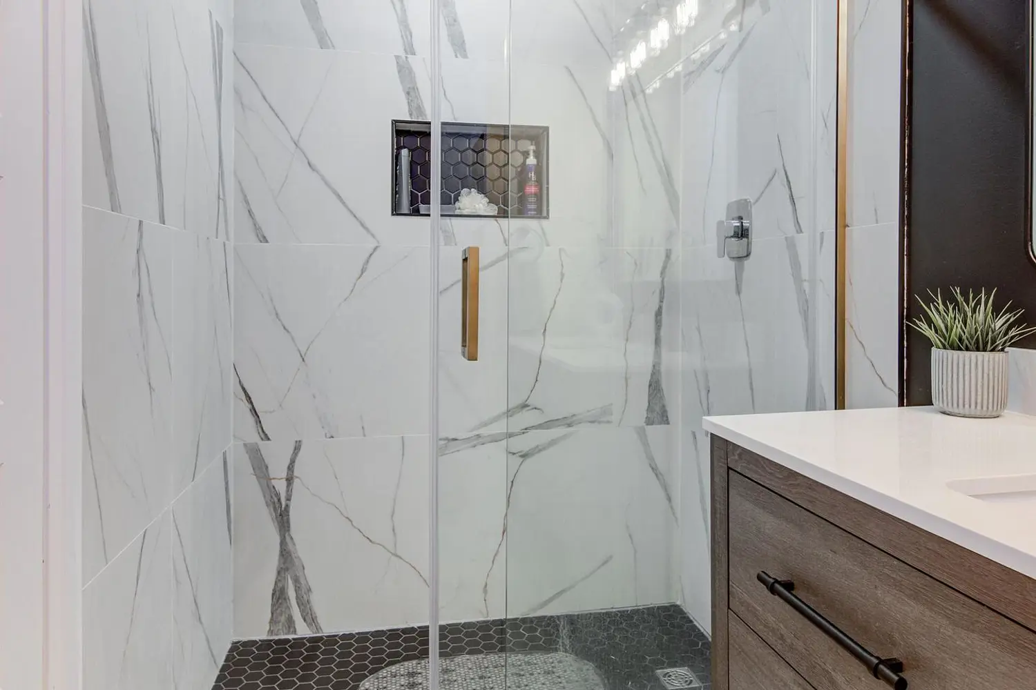 Additional image 15 of 409 Somme Street