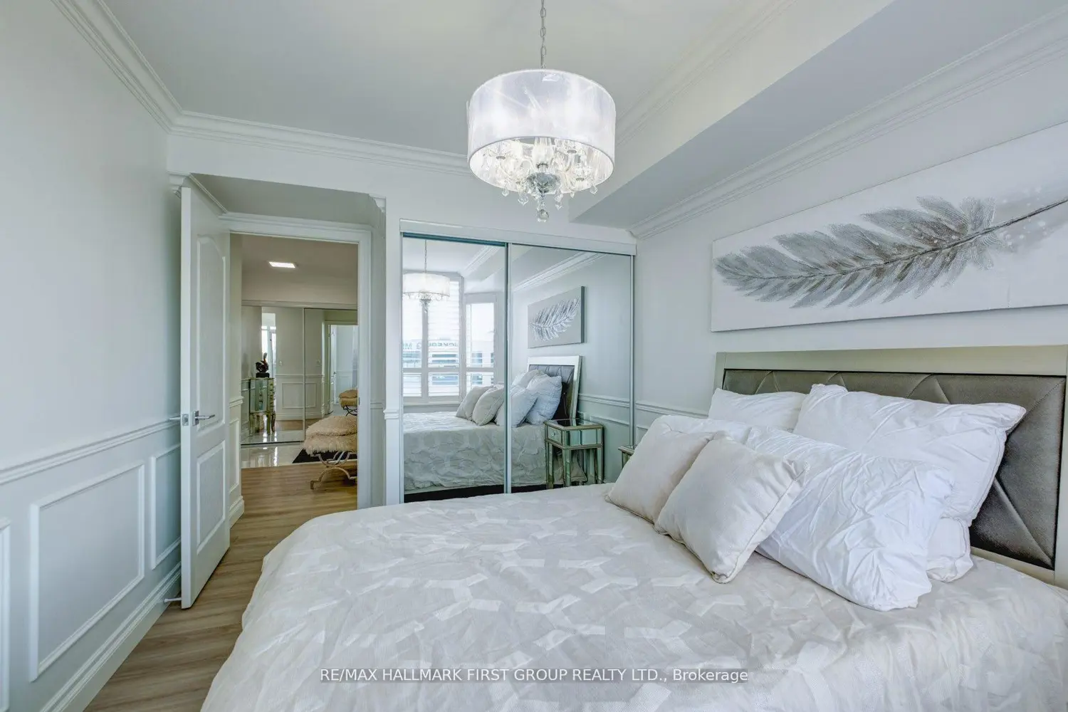 Additional image 5 of 1000 The Esplanade N 213