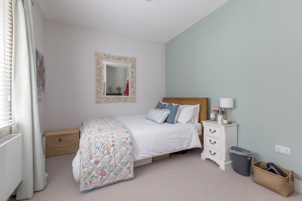 Additional image 12 of 3 bed flat for saleFlat 1, 62 Larkfield Gardens, Trinity, Edinburgh EH5