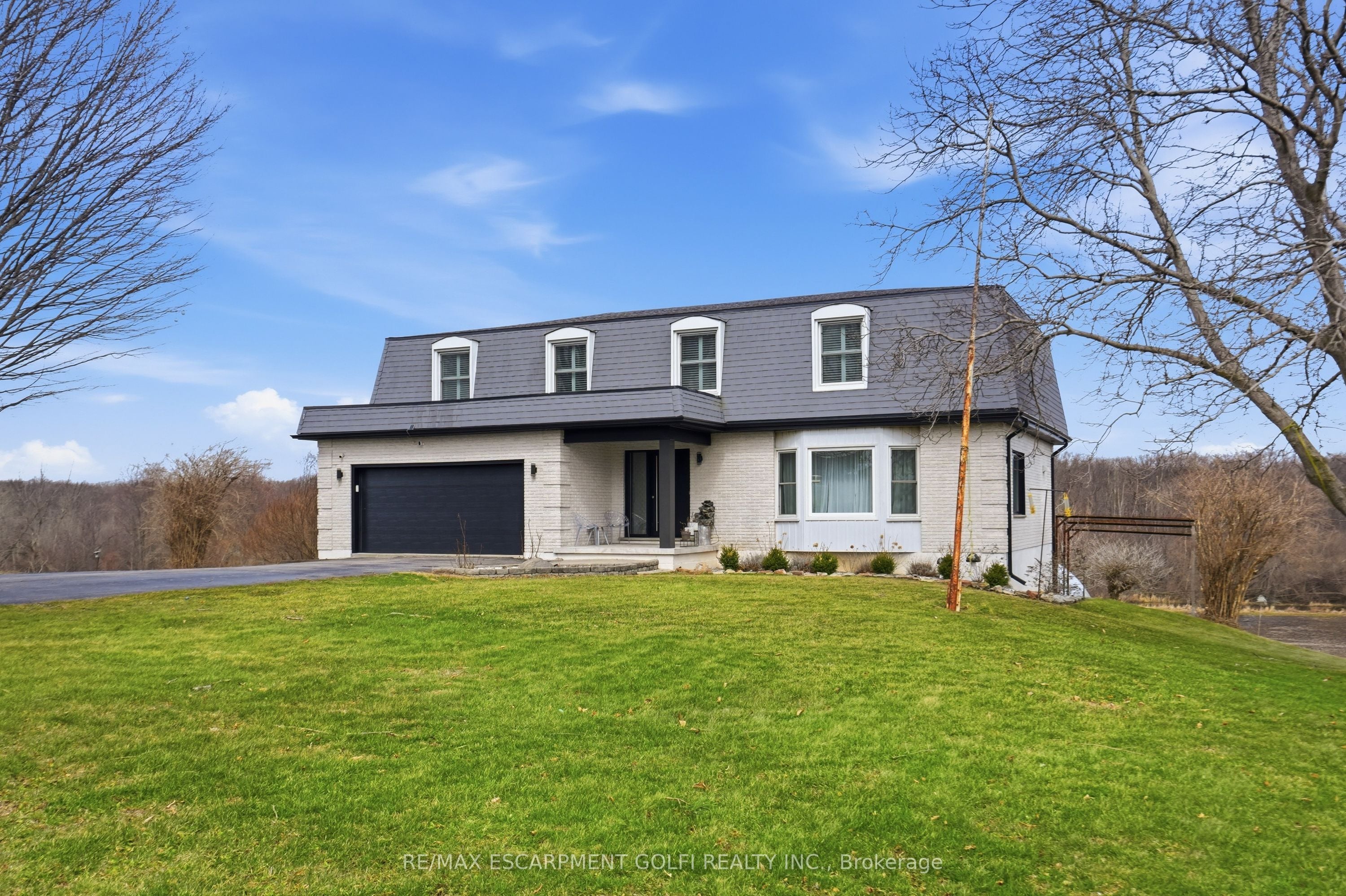 296 Ridge Road W, Grimsby, ON, L3M 4E7