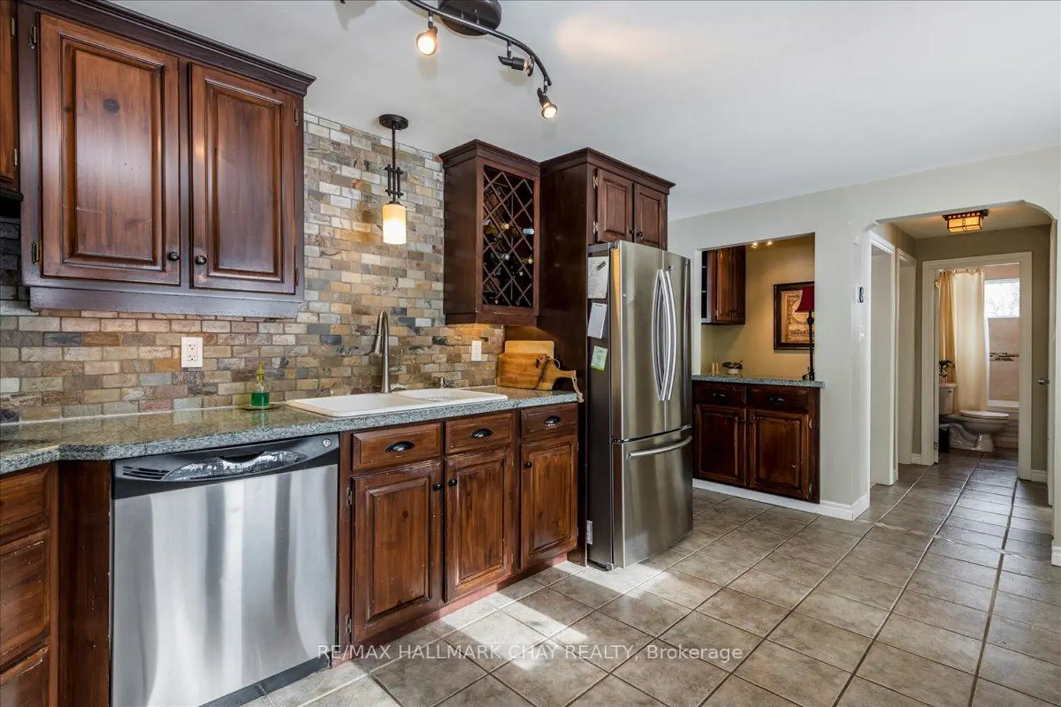 3302 Innisfil Beach Road photo 3