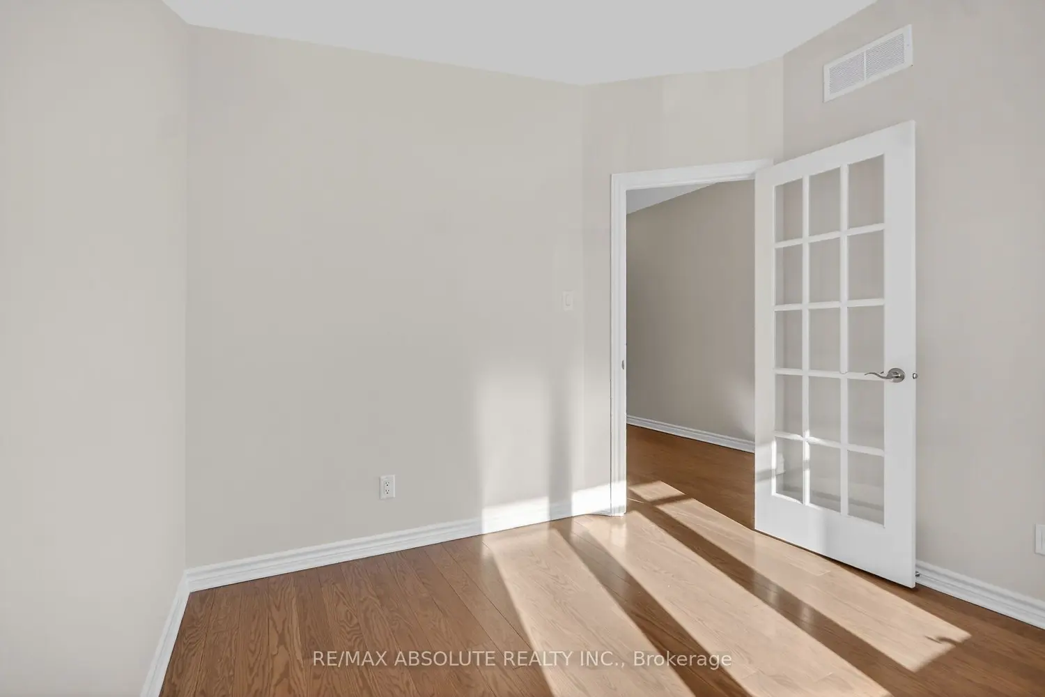 Additional image 3 of 654 Fisher Street