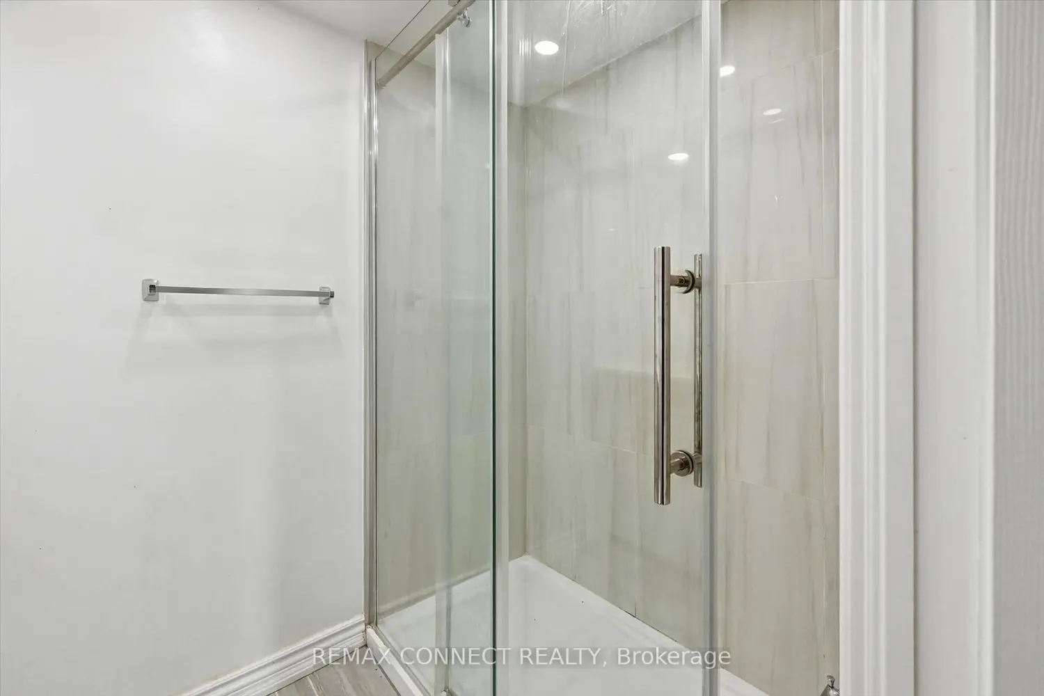 Additional image 19 of 2185 Fairchild Boulevard 23