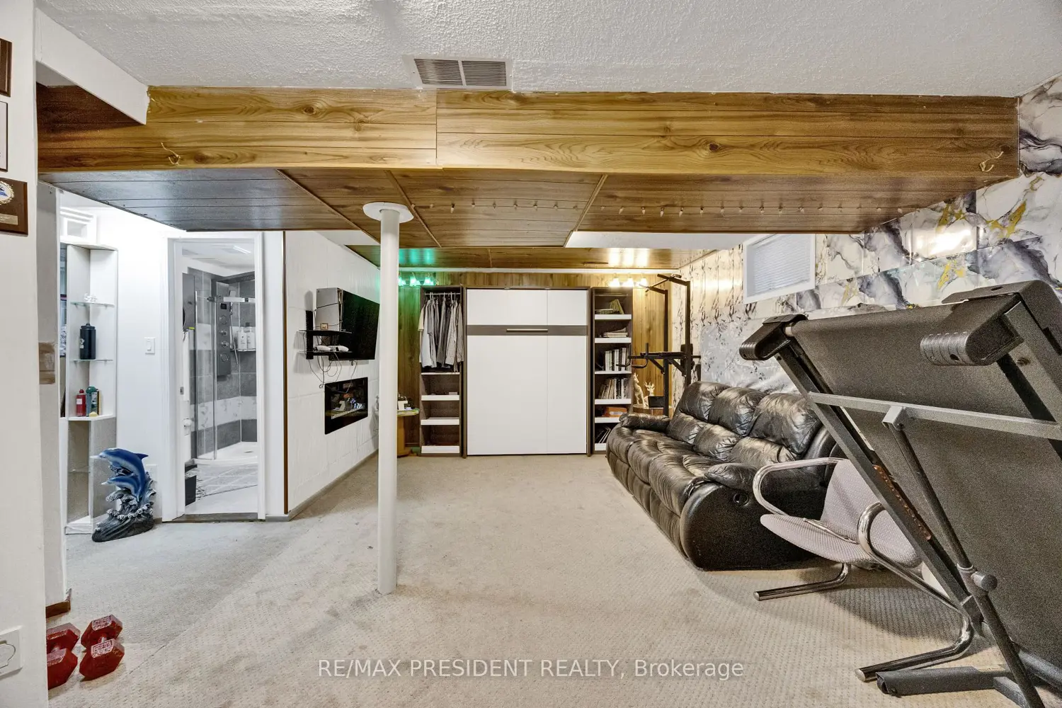 10 Chalkstone Drive 18 photo 4