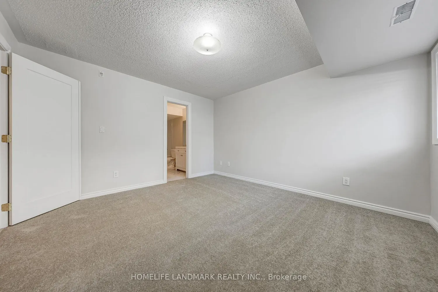 Additional image 15 of 118 Finch Avenue 19