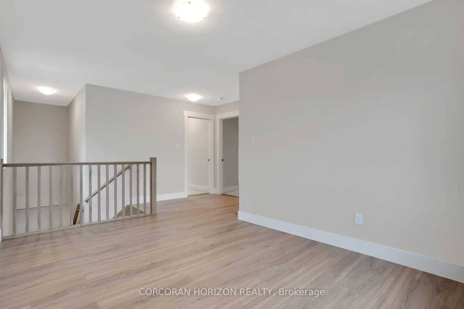 Additional image 8 of 24 Moon Crescent