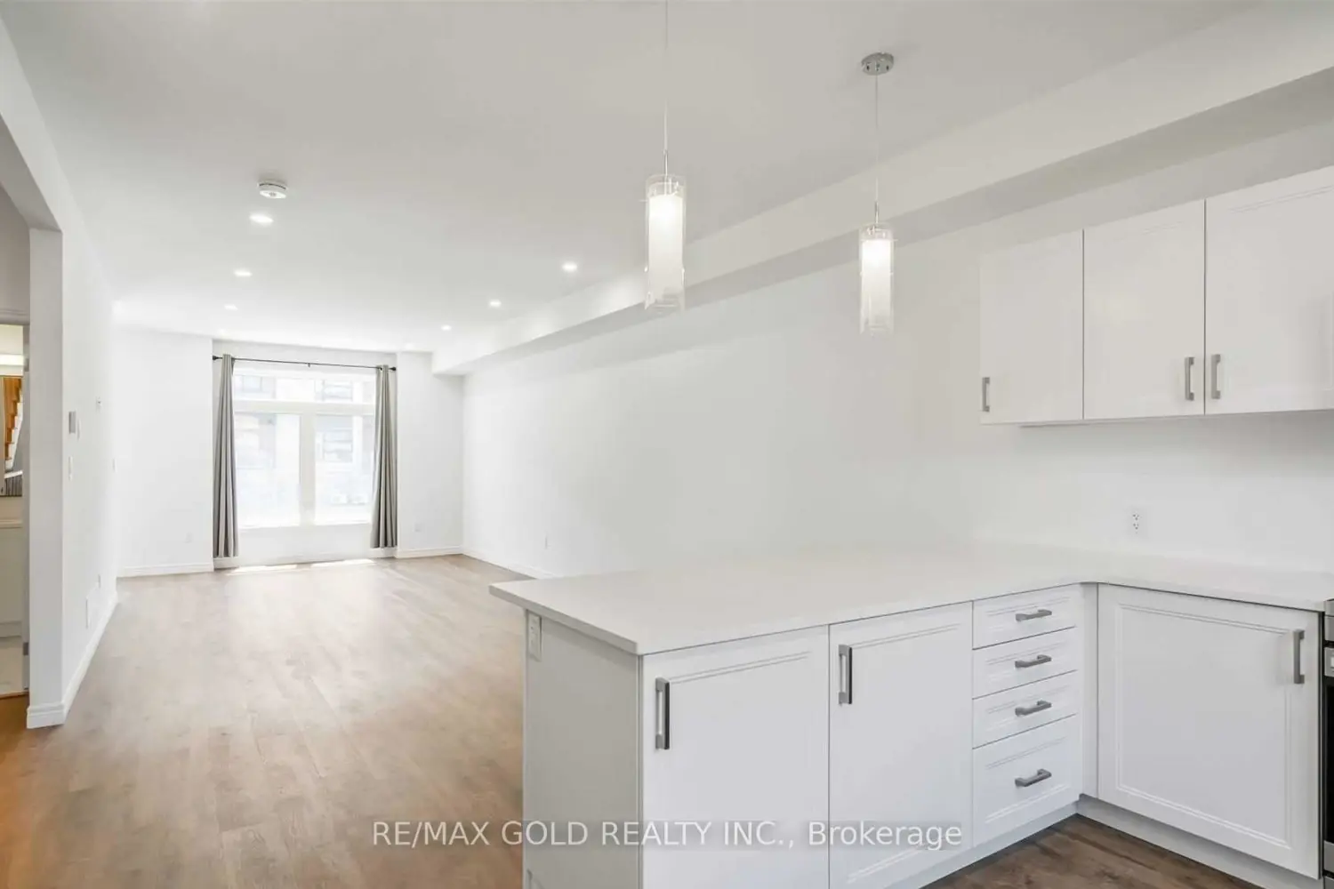 Additional image 2 of 141 Summersides Boulevard