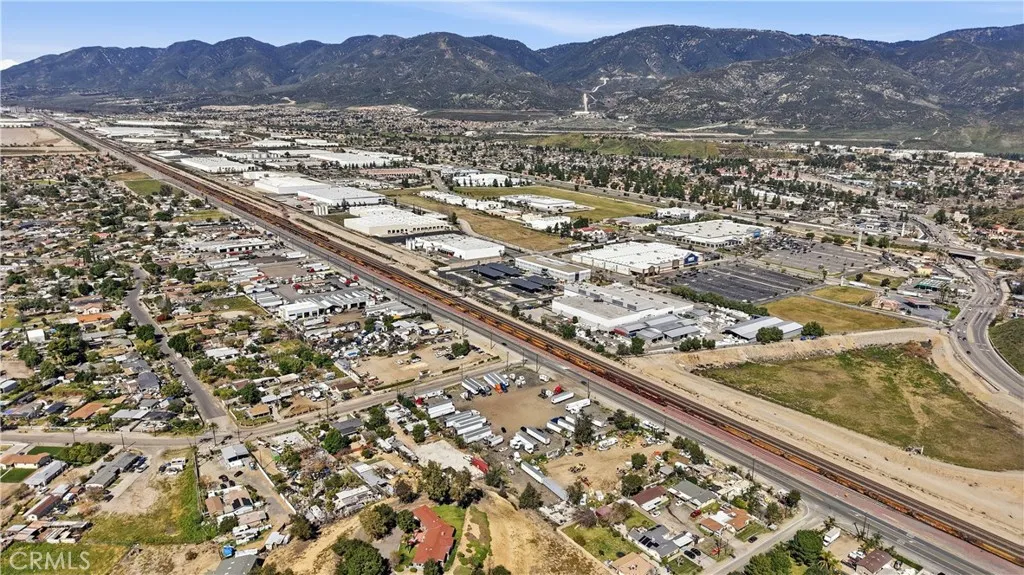 Additional image 16 of 2035 W 1st Ave, San Bernardino, CA 92407