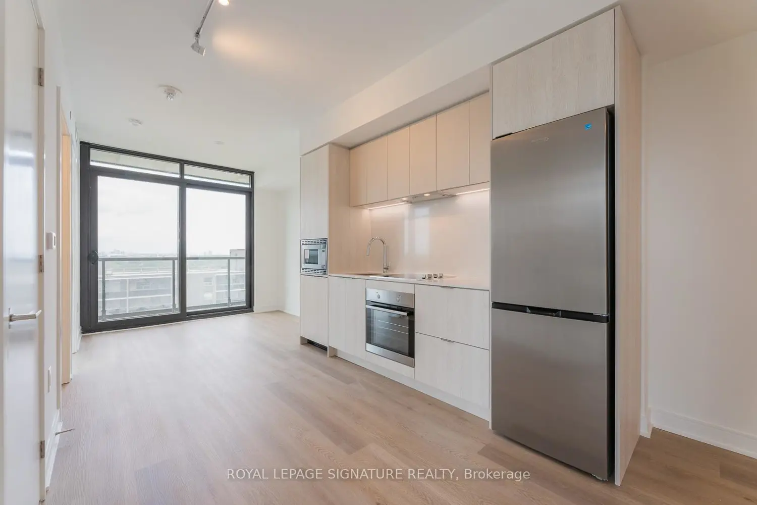 86 Dundas Street 1204