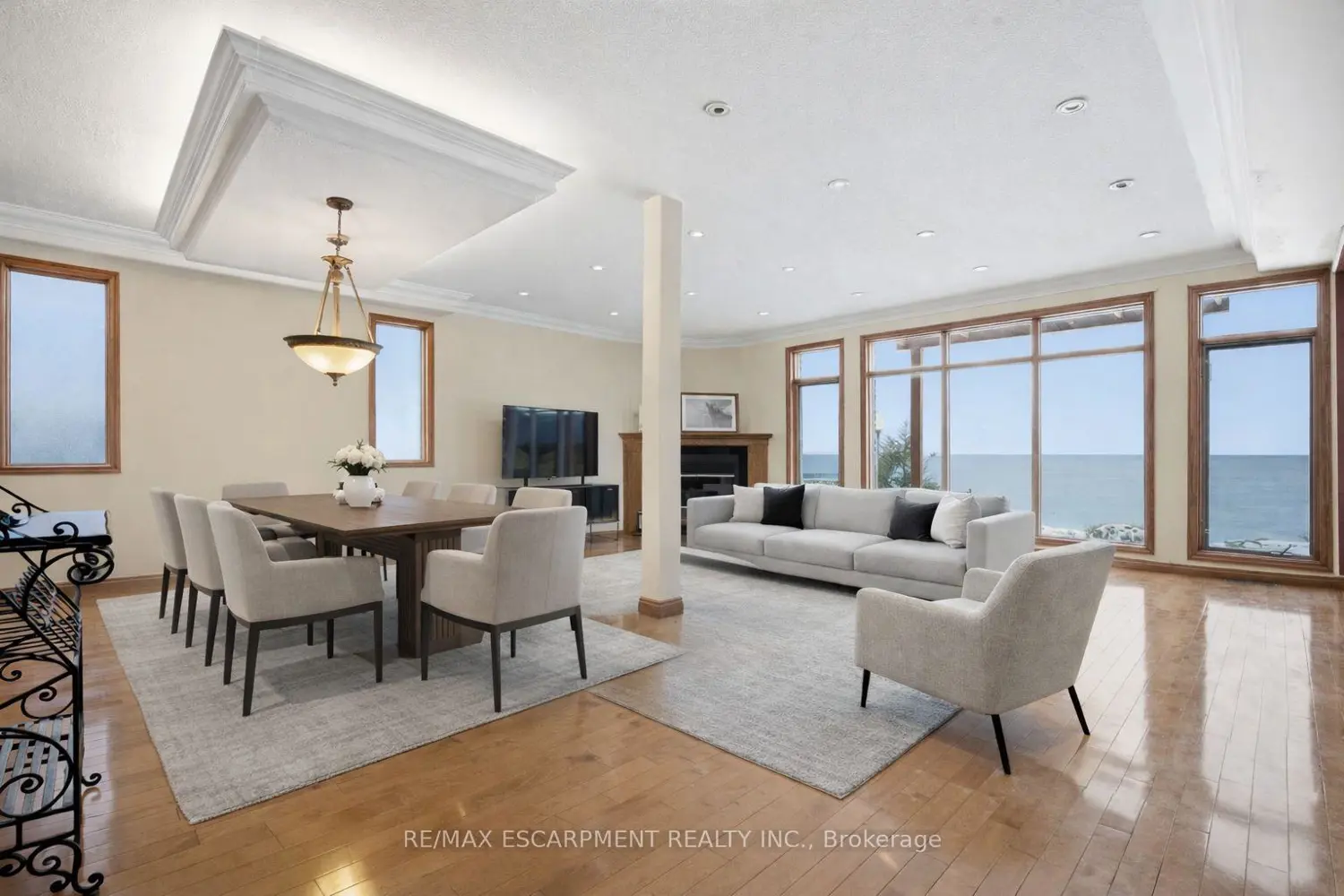 Additional image 5 of 4 Lakeside Drive