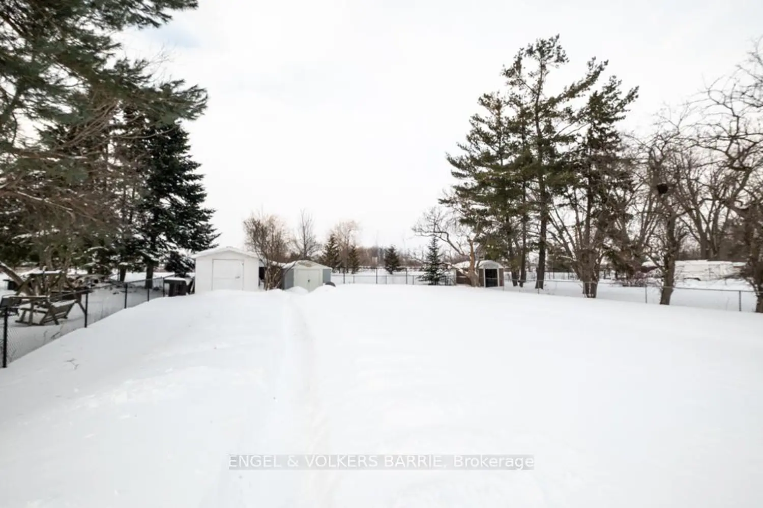 Additional image 17 of 1990 Victoria Street