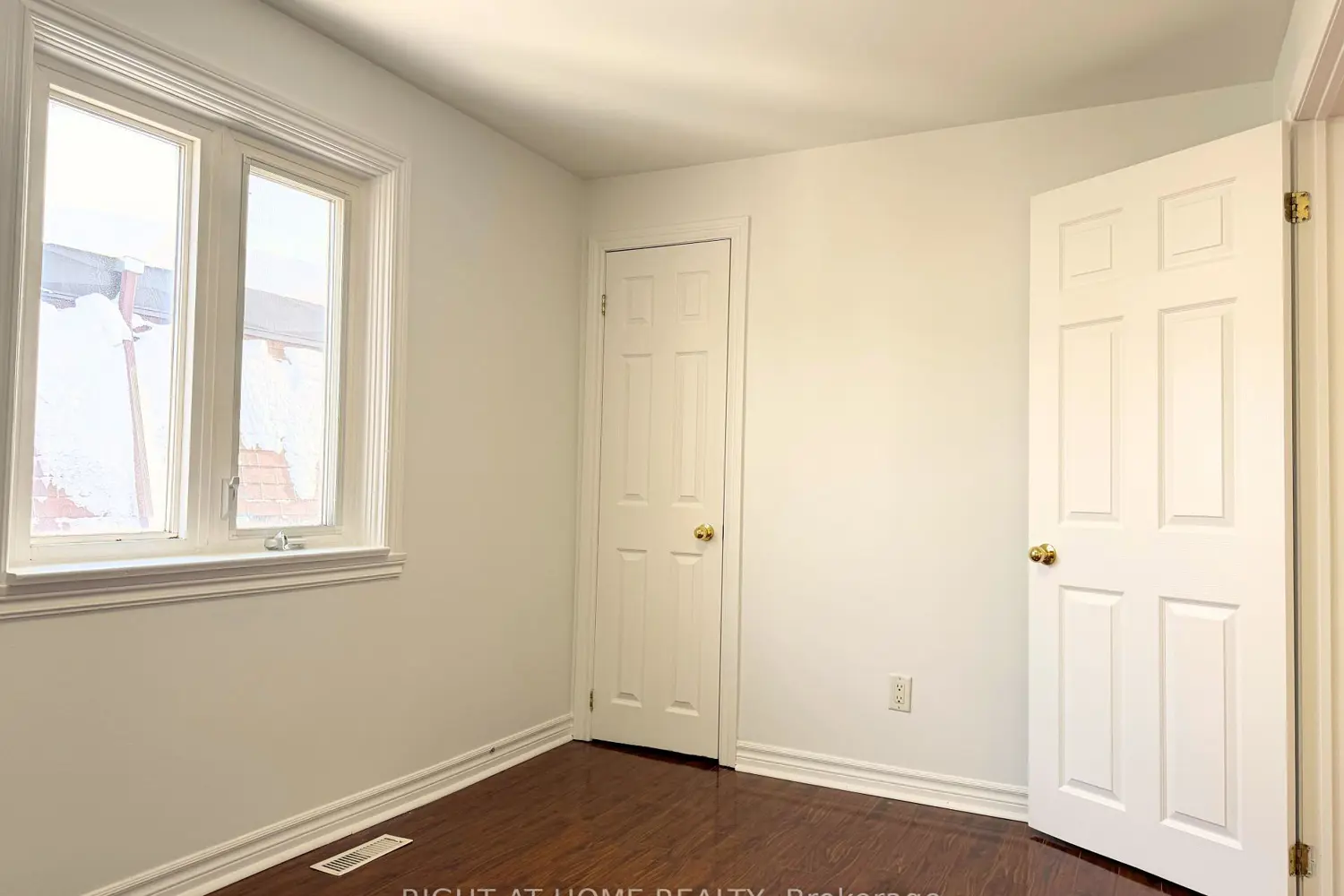 Additional image 8 of 128 Townhouse Crescent