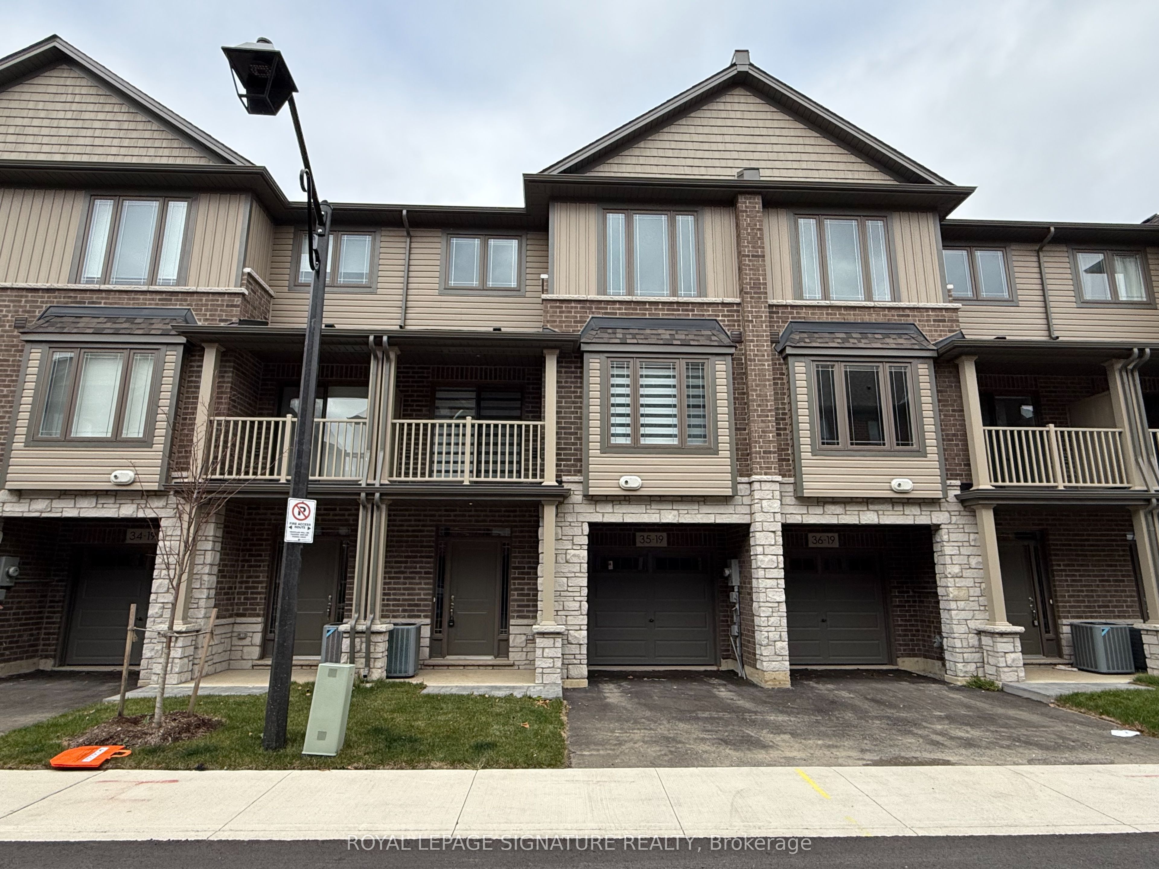 35-19 Picardy Drive, Hamilton, ON, L8J 0M7