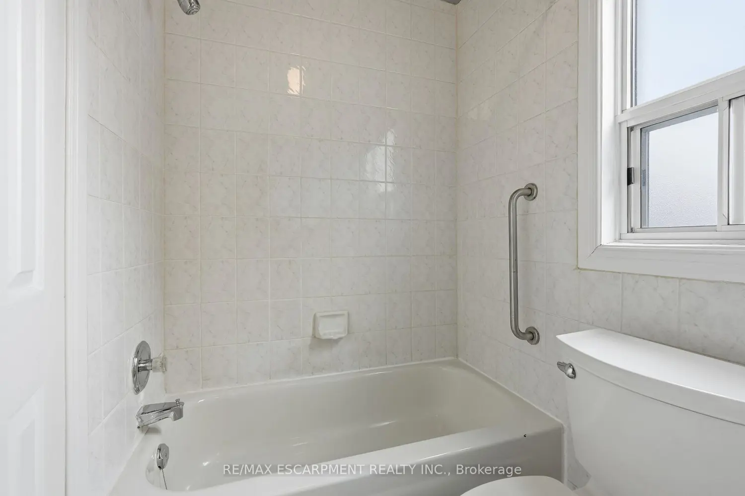Additional image 17 of 97 Connaught Avenue 10