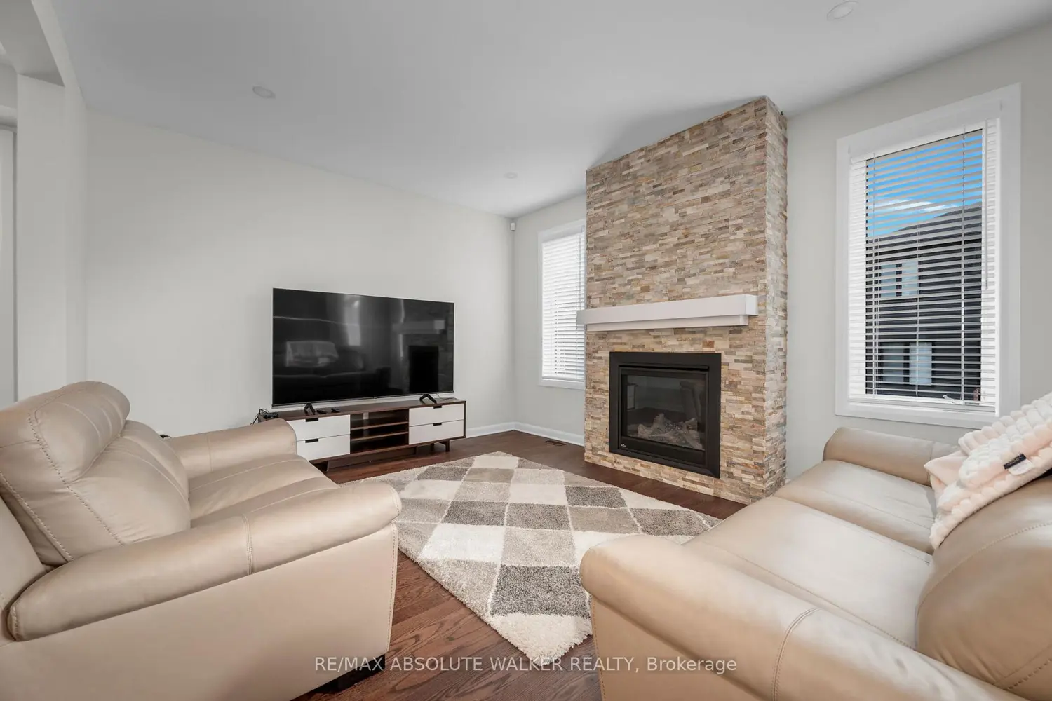 529 Anchor Circle photo 5